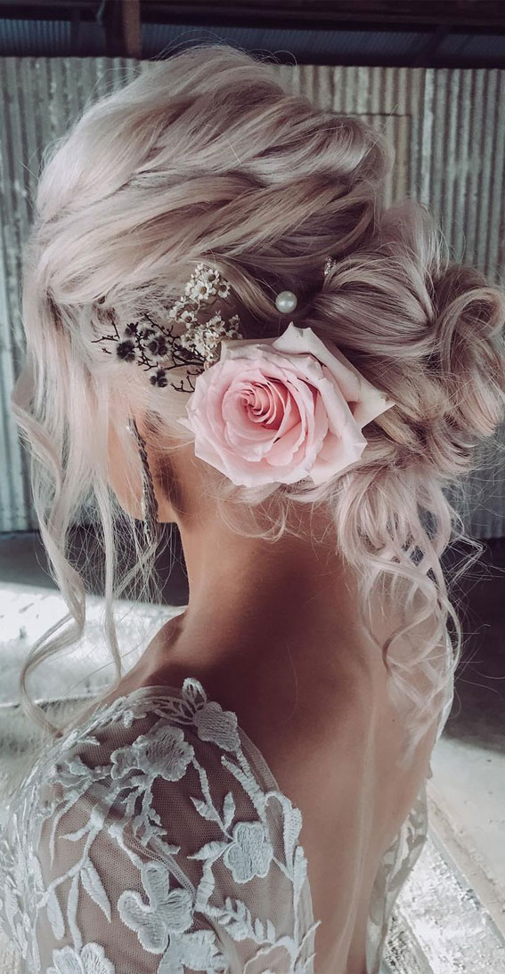 32 Classy, Pretty & Modern Messy Hair Looks : Stylish Messy Updo with Pretty Pink Rose
