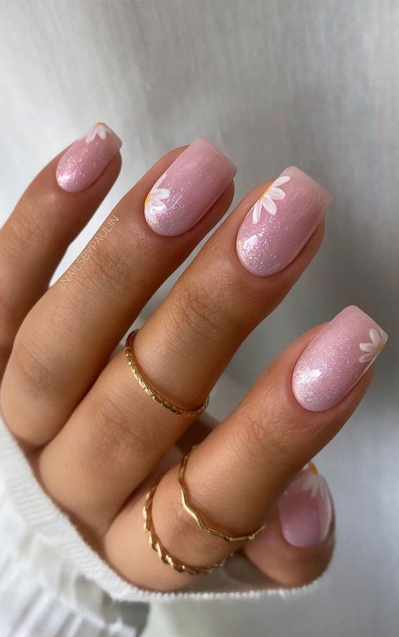 20 Aesthetic Nail Art Designs to Try This Summer | July nails, Hippie nails,  Pretty nails
