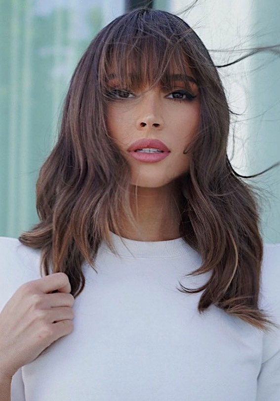 20 Mid length hairstyles With fringe and layers : Mid length flirty fringe