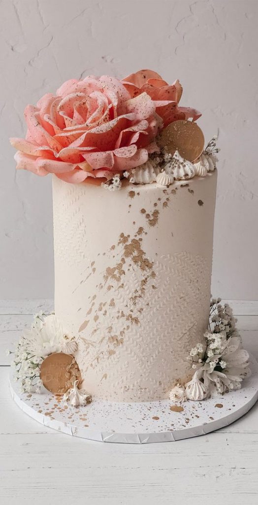 25 Cute Birthday Cake Ideas : Cute Cake with Pretty Peach-Colored Floral