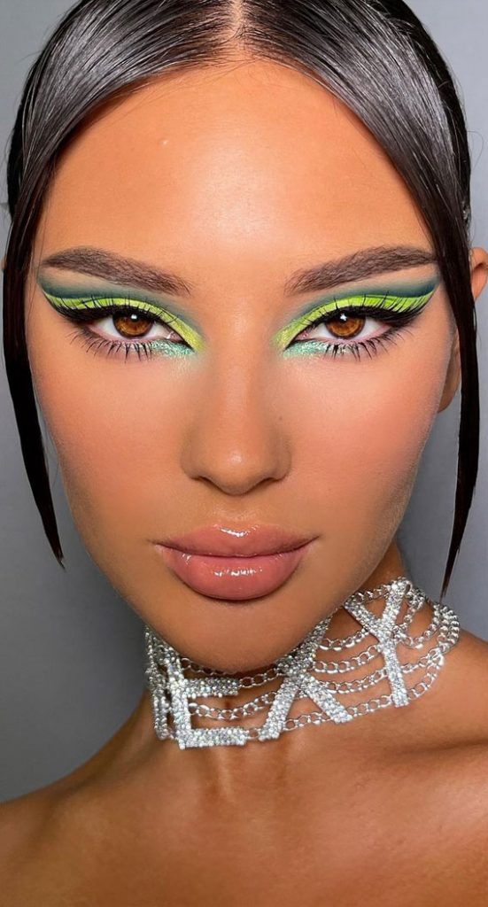 35 Cool Makeup Looks That'll Blow Your Mind : Neon Green and Green