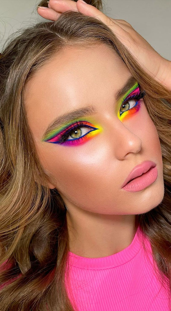 35 Cool Makeup Looks That'll Blow Your Mind : Rainbow Makeup Look