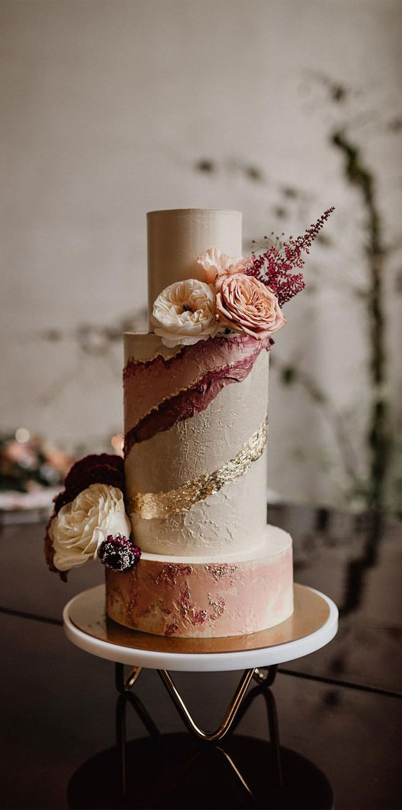 34 Creative Wedding Cakes That Are So Pretty : Textured Stripe Wedding Cake