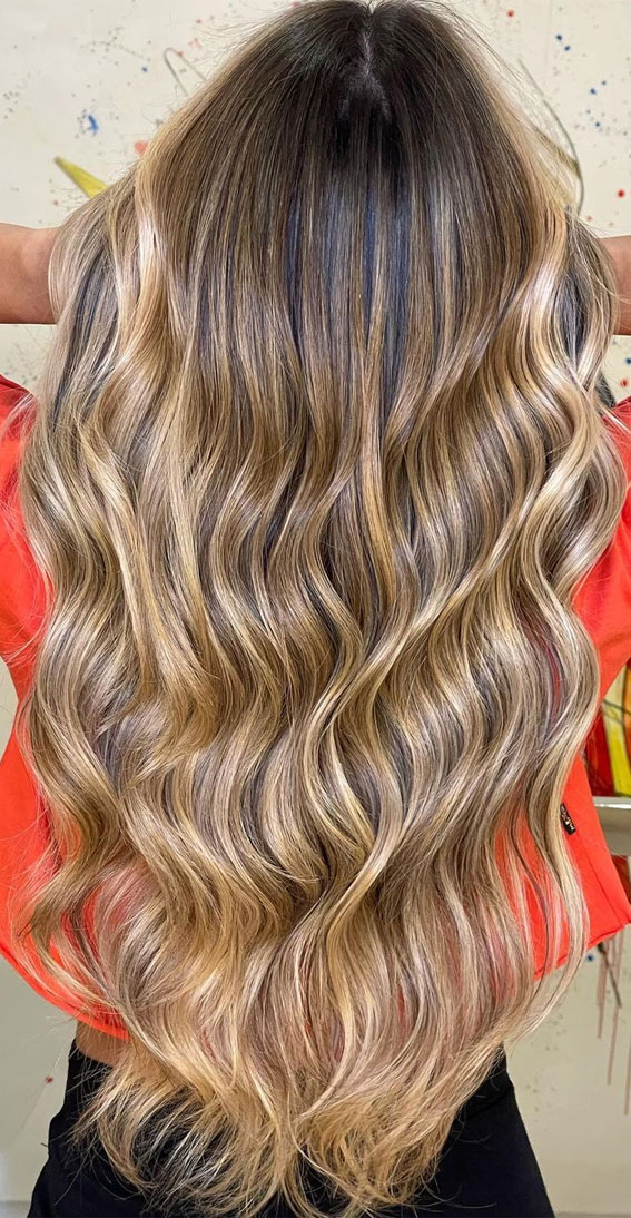 25 Dirty Blonde Hair Ideas For Every Skin Tone : Golden tone blend