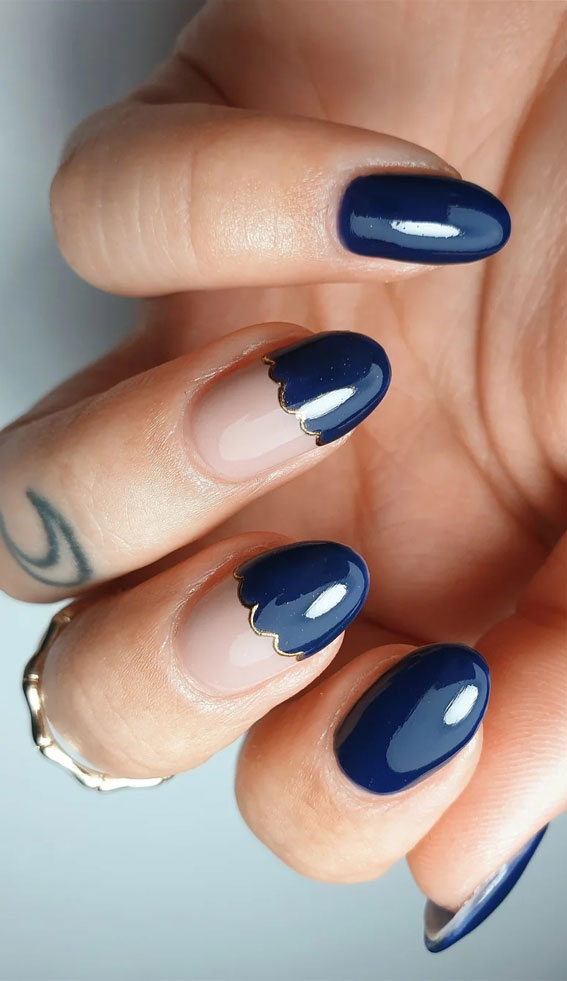 dark blue scallop nails, dark blue french tip nails, dark blue fall nails