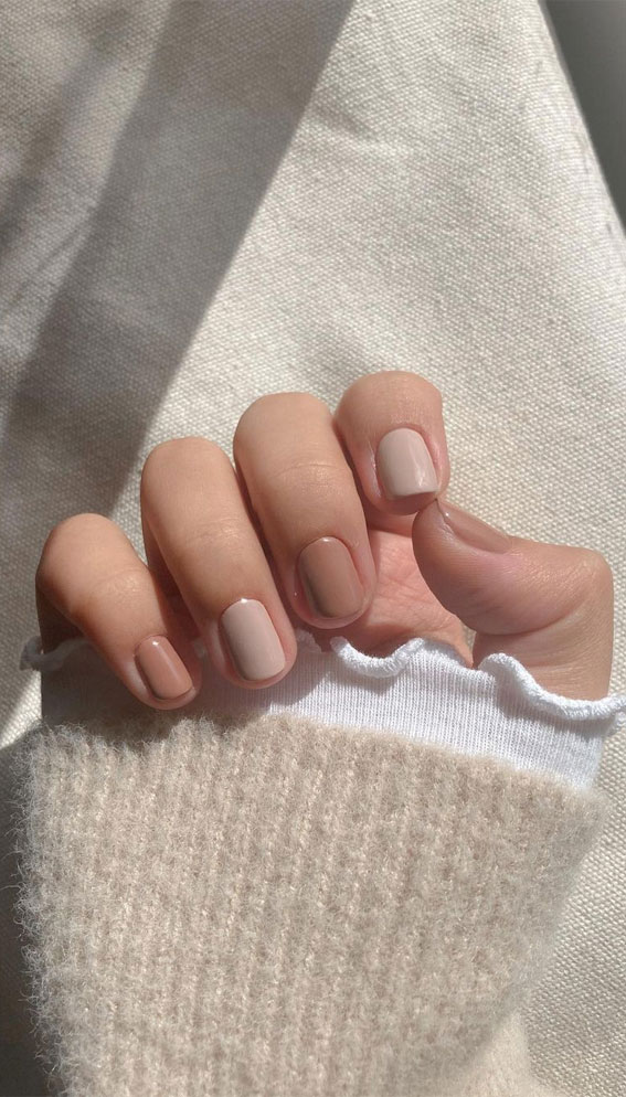 30 Cute Fall 2021 Nail Trends to Inspire You : Gradient Nude Nails