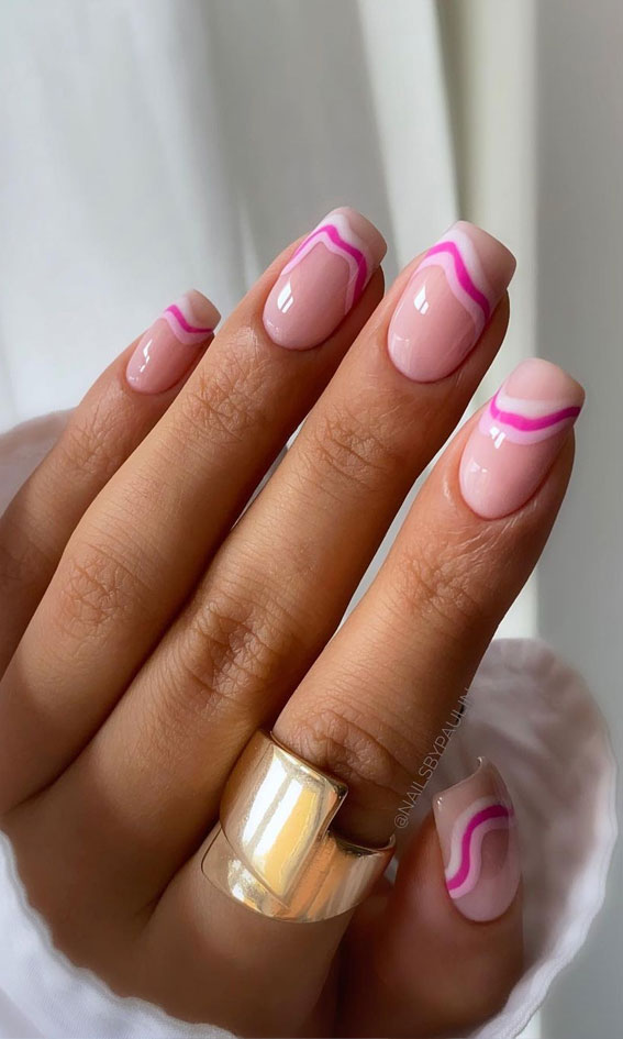 27 Short summer nails 2021 : Shades of pink wavy nail art