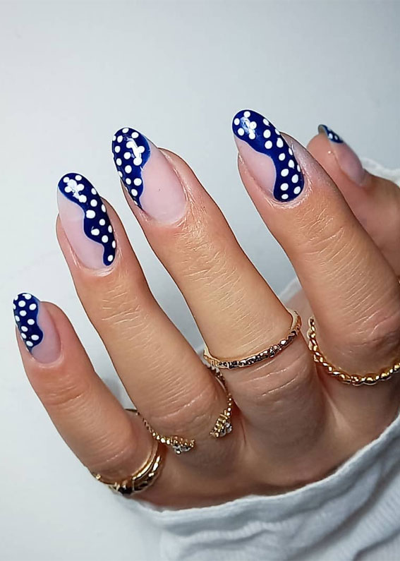navy blue polka dot and swirl nails, summer nails, summer nail designs 2021