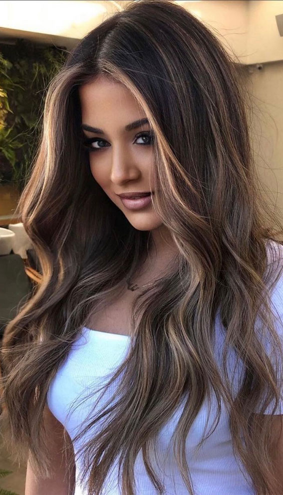 dark chocolate hair with blonde face-framing, chocolate brown balayage, dark brown hair, brown hair color ideas, hocolate brown hair with blonde highlights, dark chocolate brown hair, brown hair color ideas 2021