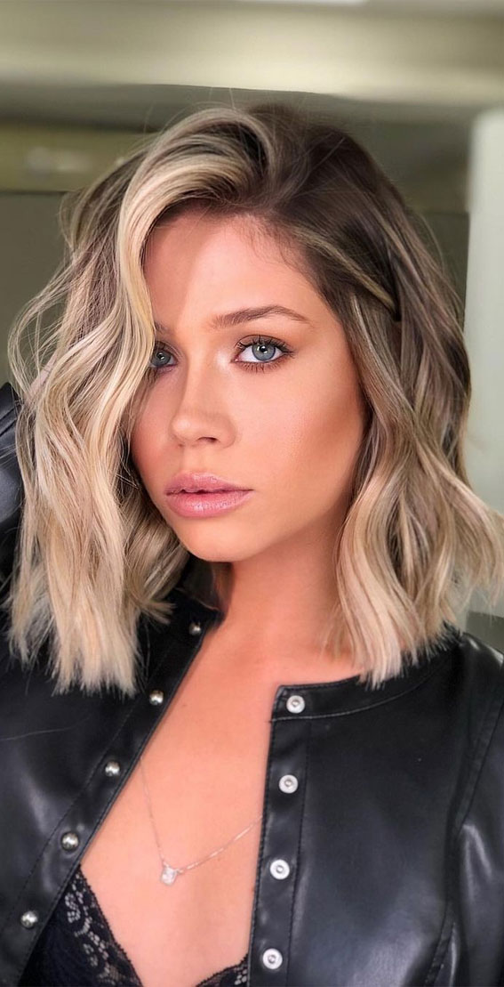 blonde hair color with highlights, hair color trends 2021 , 2021 hair trends, hair colours 2021, hair color 2021, 2021 blonde hair color trends, hair color trends 2020, winter 2021 hair color trends, winter hair colors 2021