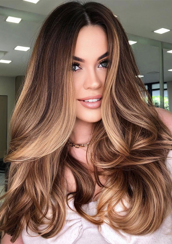 brunette with caramel hightlights, brown hair with highlights and lowlights, hair color ideas 2021, fall hair color