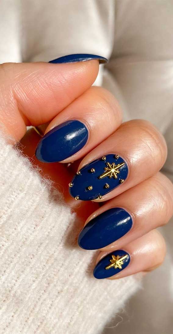 32 Prettiest Autumn Nail Art Designs : Navy Blue Nails with Gold Star