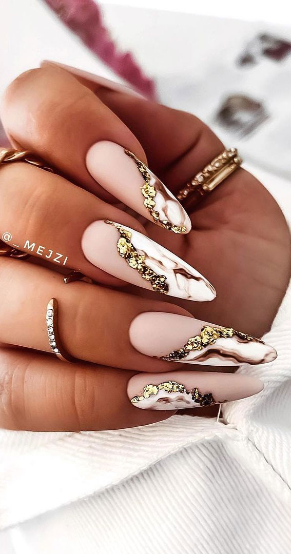 44 Cute Halloween Nails & Thanksgiving Nails : Marble and Gold Nude Nails