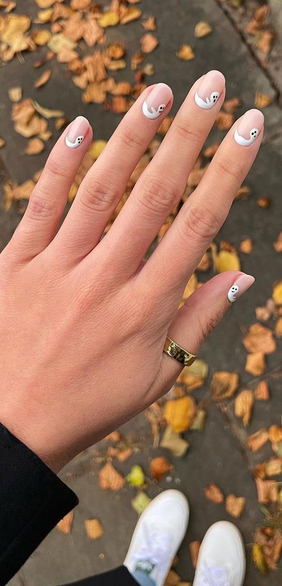 white ghost halloween nails , halloween nails, halloween nails, halloween nail art, halloween nails 2021