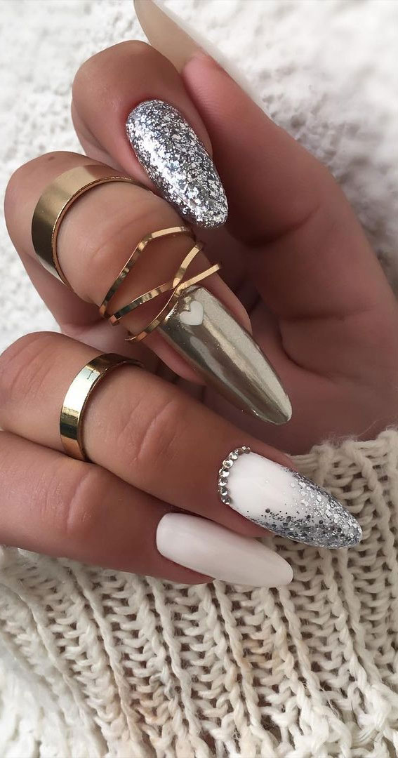 silver and white almond nails, silver chrome nails, winter nails design, winter nails colours, winter nails coffin, nail trends winter 2021, winter nails 2021, winter nails 2021 coffin, winter nails acrylic