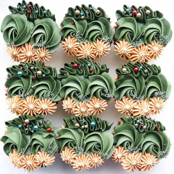 25 Christmas Cupcakes To Help You Throw a Festive Celebration : Green Christmas Cupcakes with Sprinkles