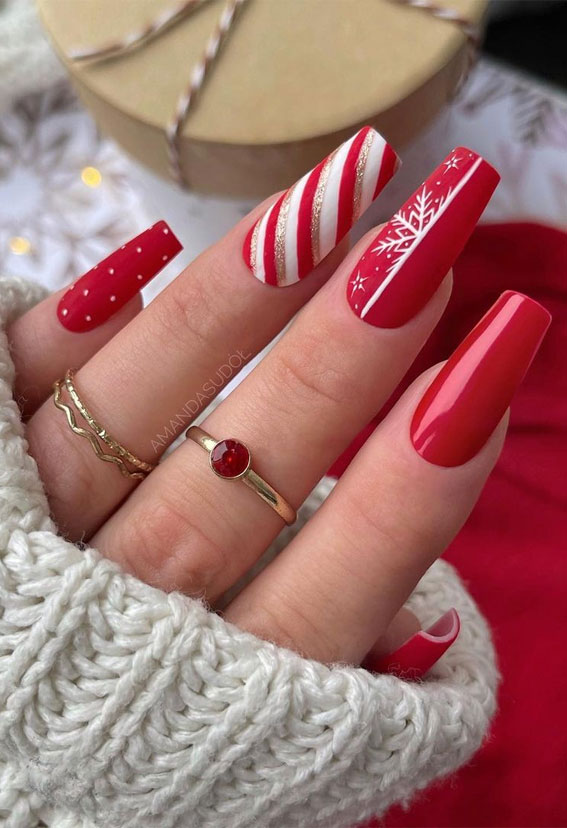 The 39 Prettiest Christmas & Holiday Nails : Red and White Christmas Nails
