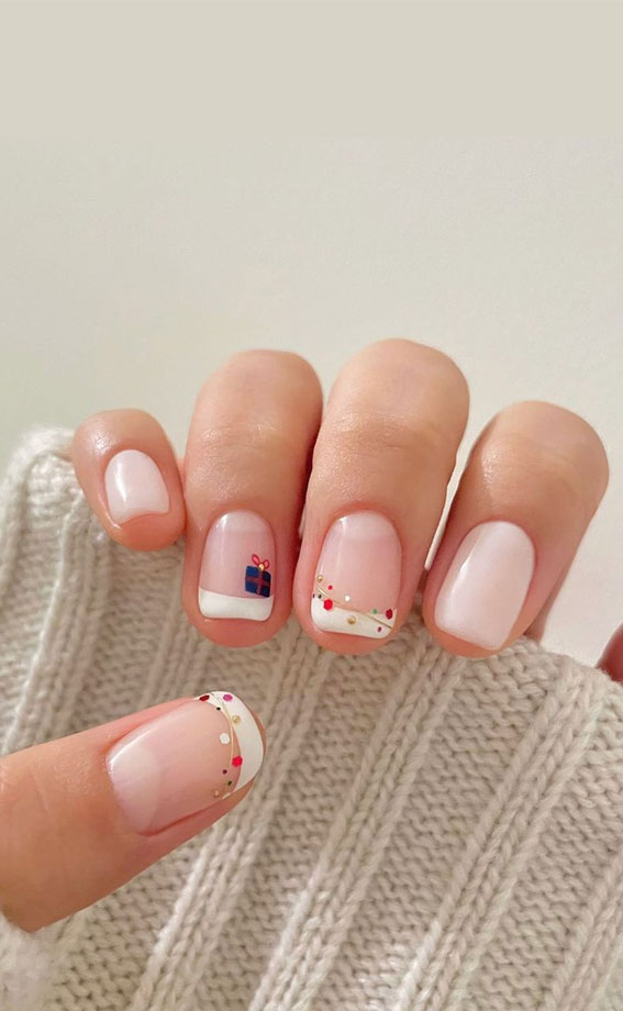 The 39 Prettiest Christmas & Holiday Nails : Fun Festive Christmas French Tips