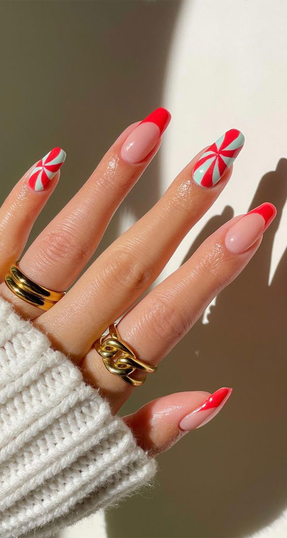 The 39 Prettiest Christmas & Holiday Nails : Peppermint and Red Tips