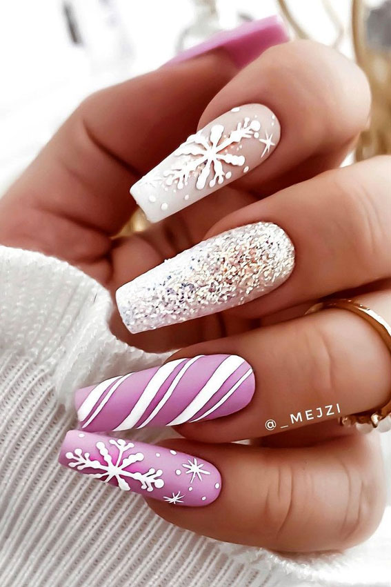 30 Christmas Nail Designs for 2021 : Pink and Shimmery Gold Christmas Nails