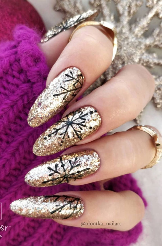 40 Festive Christmas and Holiday Nails 2021 : Black Snowflake Gold Glitter Festive Manicure