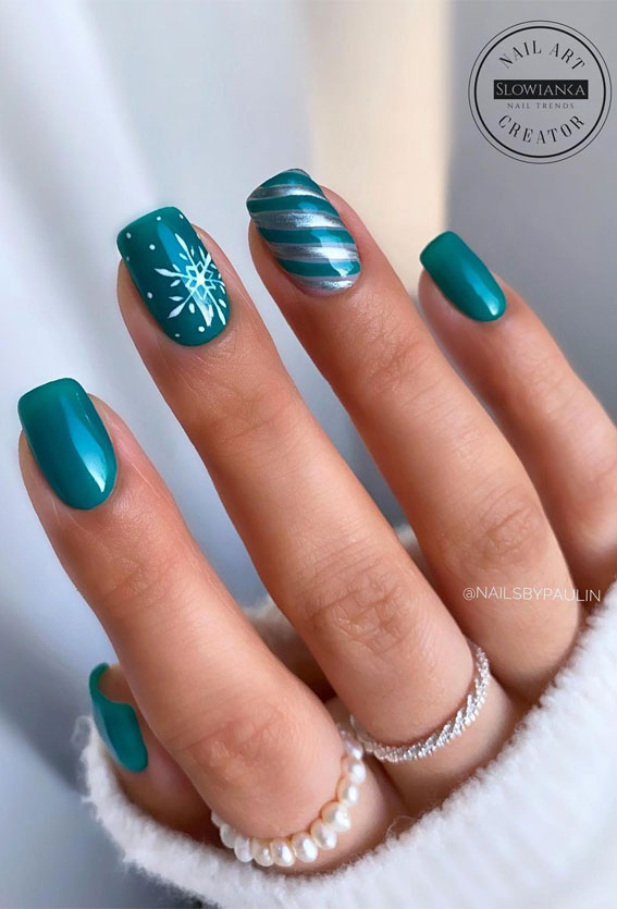 winter nails, glitter winter nails, christmas nails 2021, christmas nail designs 2021, holiday nails 2021, festive christmas nails, festive nails 2021, christmas nails acrylic