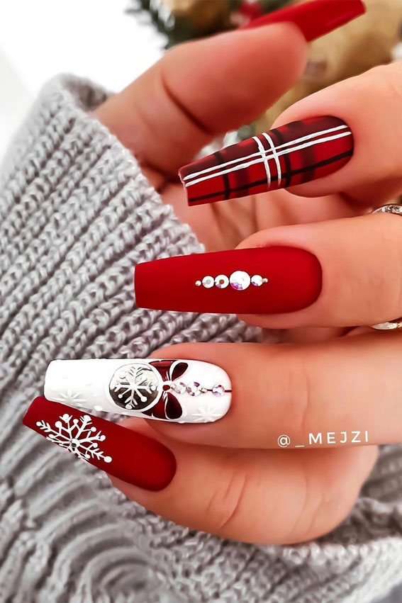 30 Christmas Nail Designs for 2021 : Red Christmas Nails