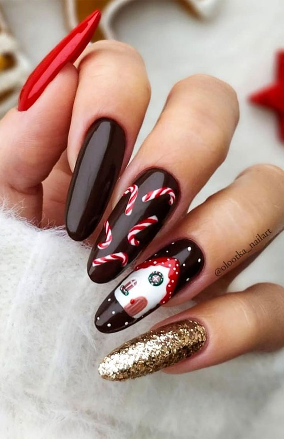 40 Festive Christmas and Holiday Nails 2021 : Deep Red and Gold Holiday Festive Mani