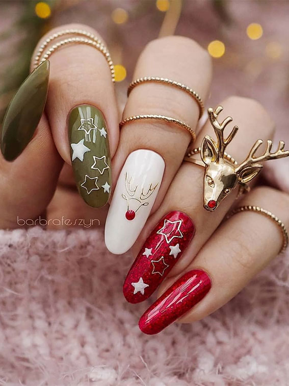 40 Festive Christmas and Holiday Nails 2021 : Sage Green, Red and White Christmas Manicure