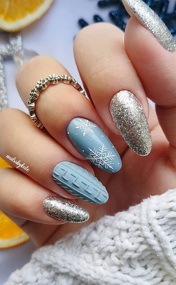 40 Festive Christmas and Holiday Nails 2021 : Blue Cable Knit and Glitter Festive Manicure