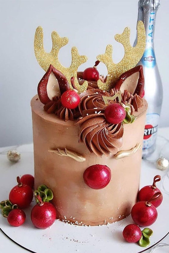 rudolph christmas cake, christmas cake, rustic winter cake, winter cakes, holiday cakes, holiday cakes 2021, gingerbread winter cake