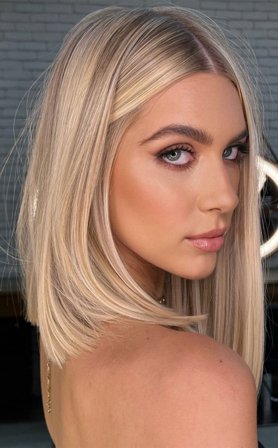 The 45 Prettiest Hair Colours For Winter : Long Bob with Babylights