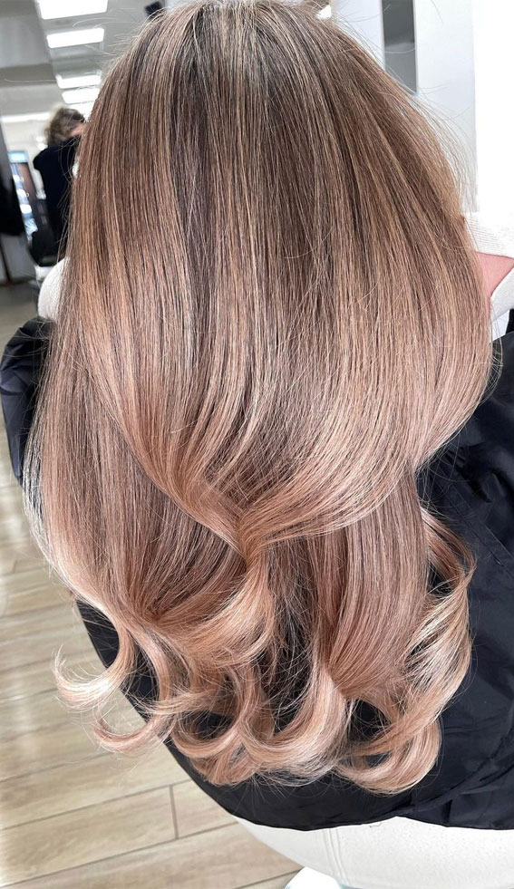 The 45 Prettiest Hair Colours For Winter : Subtle Rose Gold
