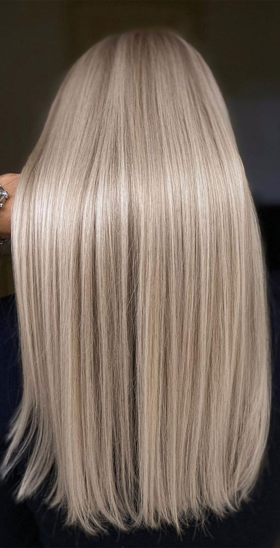 The 45 Prettiest Hair Colours For Winter : Smooth Healthy Blonde Long Hair