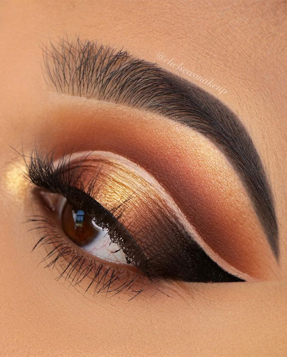 29 Winter Makeup Trends Freshen Up Your Look This Winter : Amber & winged cut crease halo look