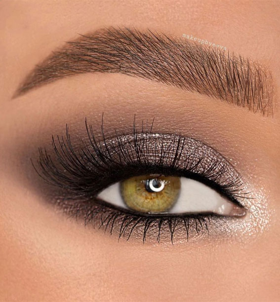29 Winter Makeup Trends Freshen Up Your Look This Winter : Shimmery Smokey Eye Makeup Look