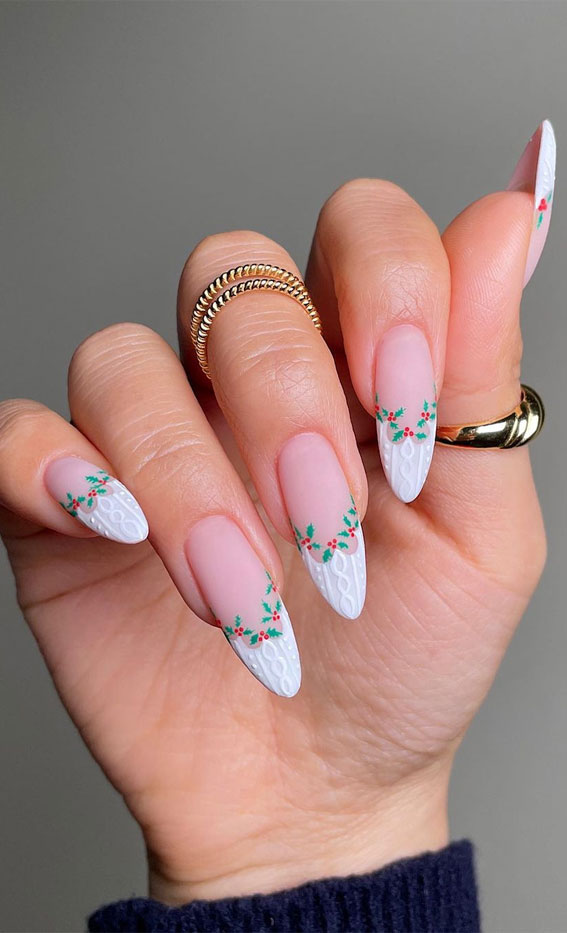 The 39 Prettiest Christmas & Holiday Nails : Knitted Holly Berries