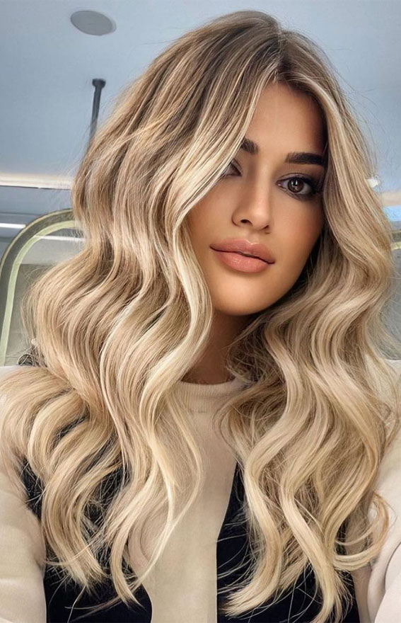 33 Cute Blonde Hair Color Trends 2022 : Pale Blonde with Dark Roots