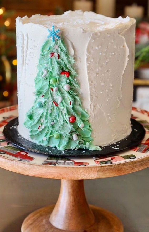 22 Scrumptious Festive Cakes for Celebrating the Holidays : Minimalist Christmas Tree Cake