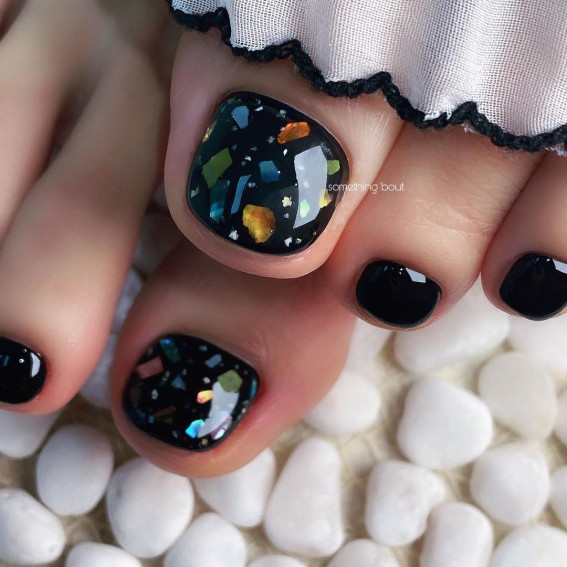 25 Pretty Pedicure Designs & Trends 2022 : Colorful Mosaic Glass Black Pedicure