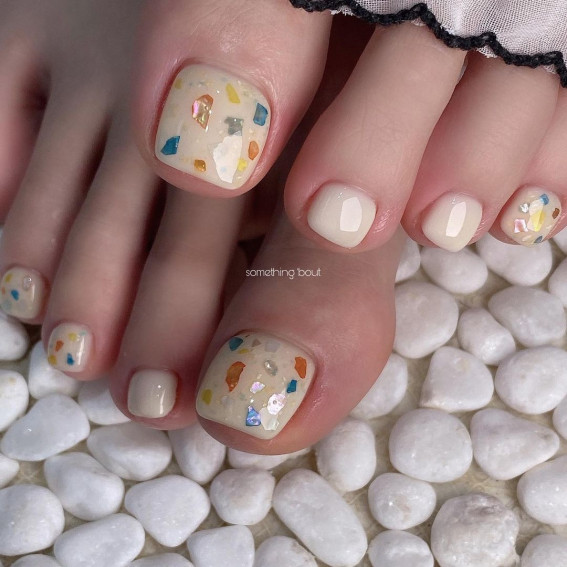 pedicure ideas summer 2022, cute pedicure ideas, pedicure ideas french tip, pedicure ideas for summer,pedicure ideas for wedding, pedicure ideas 2022, pedicure with rhinestones, pedicure trends, pedicure design 2022, pedicure nails