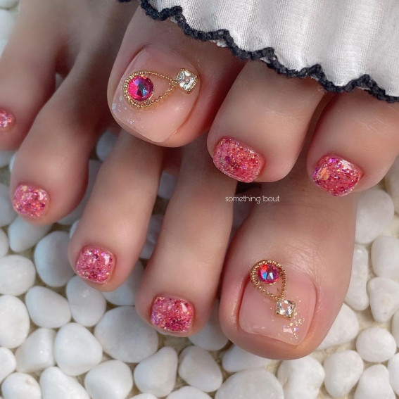 pedicure ideas summer 2022, cute pedicure ideas, pedicure ideas french tip, pedicure ideas for summer,pedicure ideas for wedding, pedicure ideas 2022, pedicure with rhinestones, pedicure trends, pedicure design 2022, pedicure nails