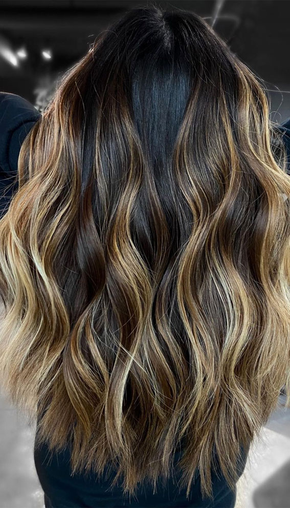 50 Flattering Blonde Highlights Ideas For 2022 : Blended Balayage