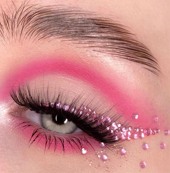 auroch bestå undersøgelse 30+ Best Bright Eyeshadow Looks : Pink eyeshadow with pink crystals
