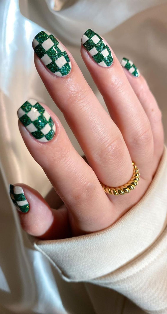 35 Trendy Checkered Nail Art Designs : Glitter Green Nails