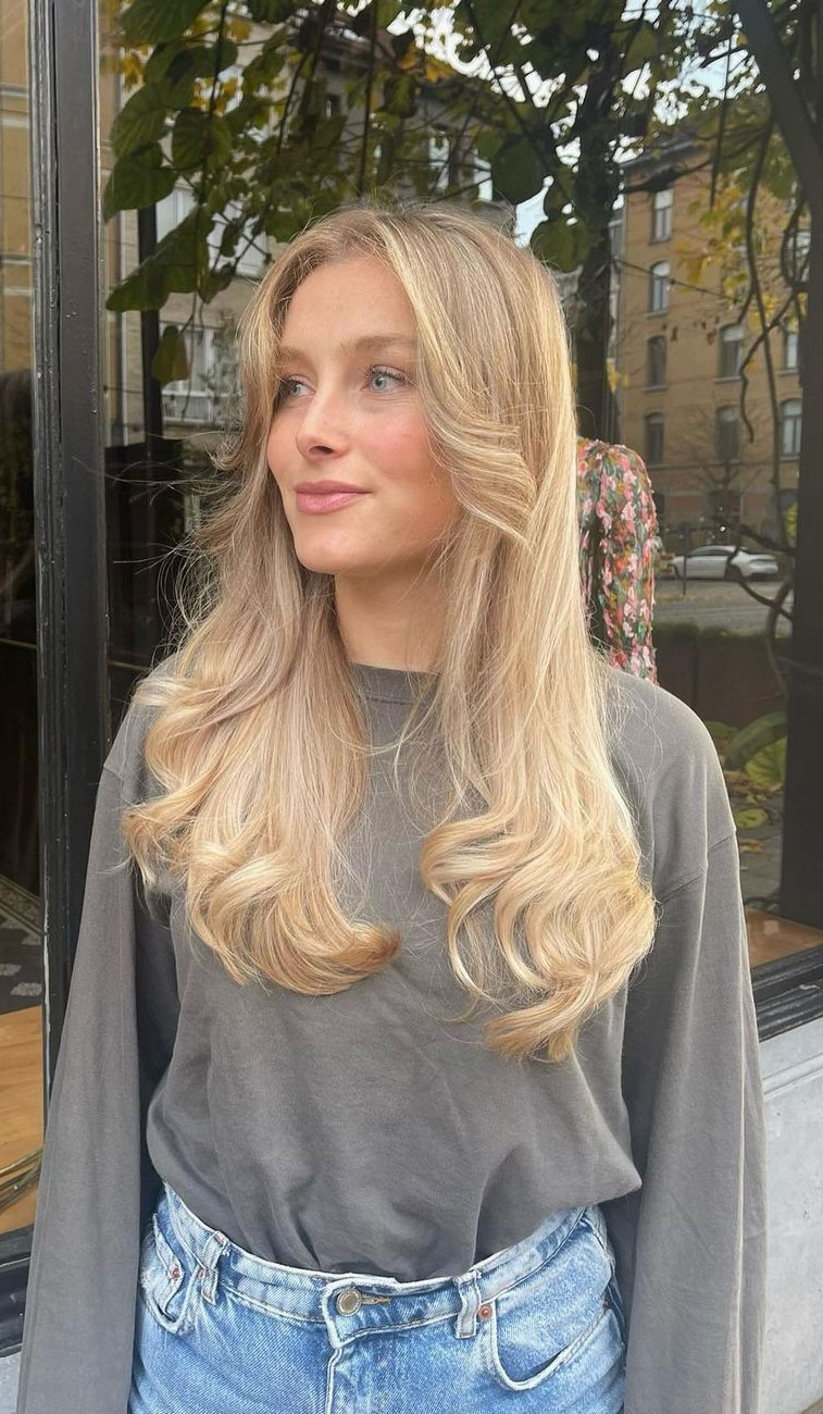 curtain bangs that are so trendy in 2022, blonde hair highlights with curtain bangs