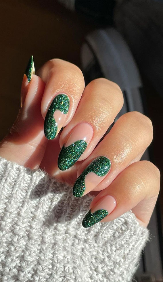 40+ Trendy Ways To Wear Green Nail Designs : Shimmery Emerald Green Nail Art 