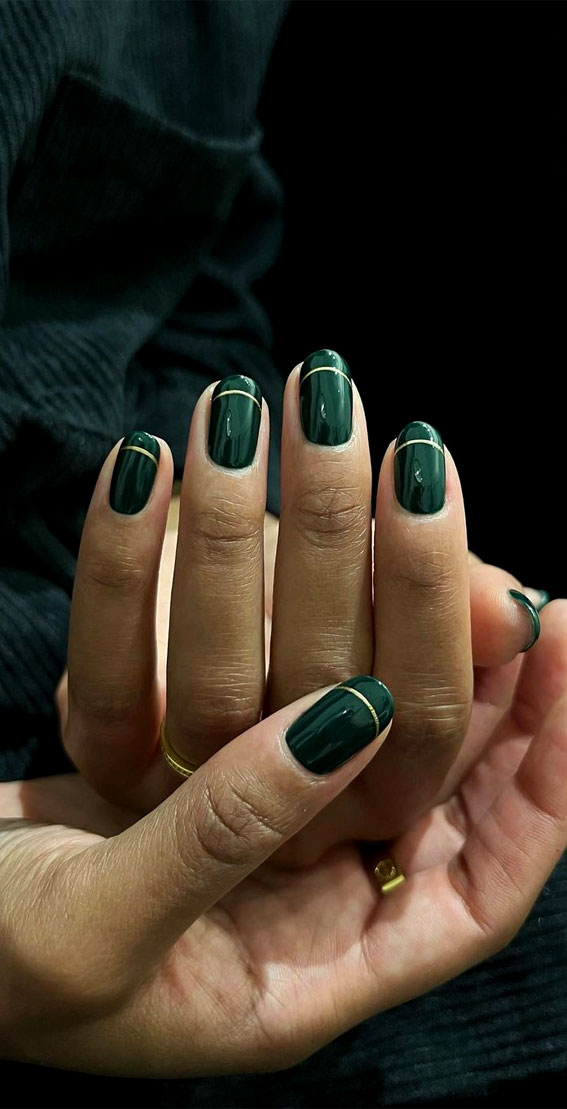 40+ Trendy Ways To Wear Green Nail Designs : Emerald Green Nails with Gold Lines