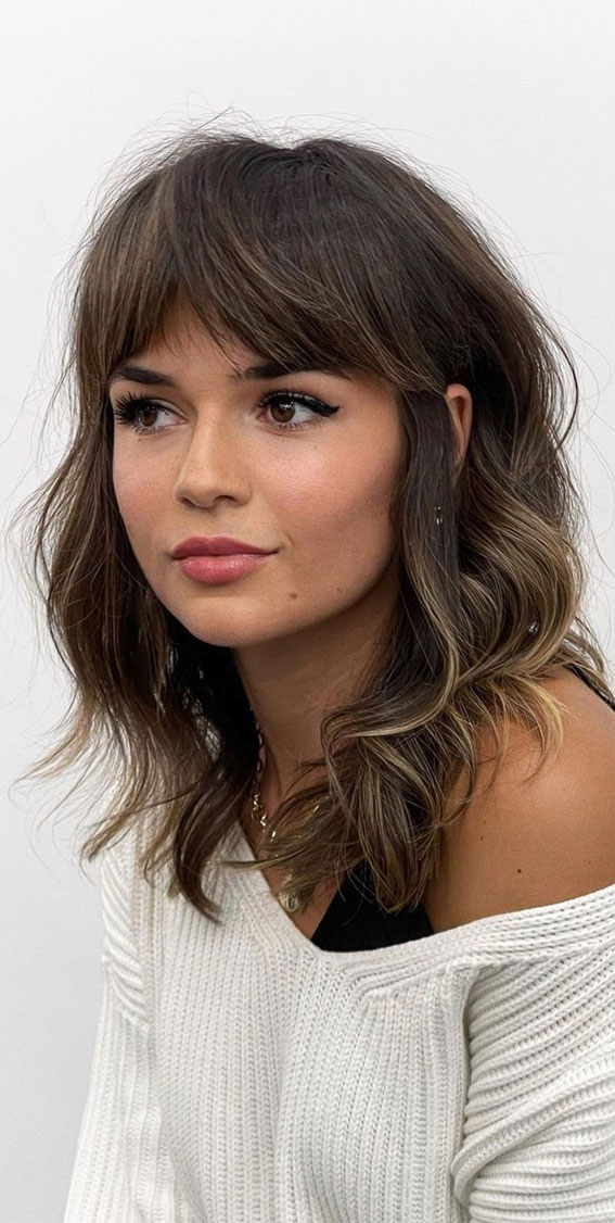 30 Medium Length Haircuts 2022 For All Face Shapes : Medium Length with  Cute Fringe