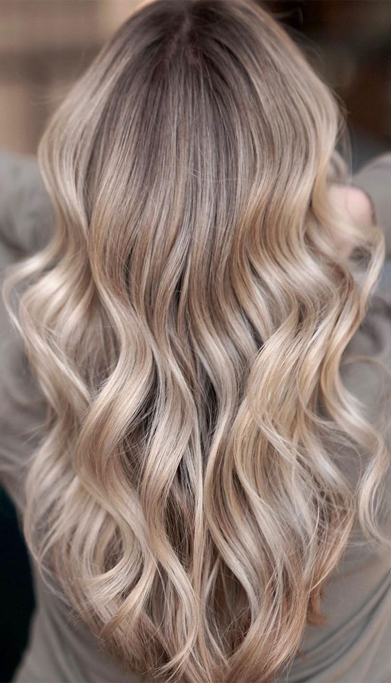 40 Trendiest Hair Colors for 2022 : Creme brûlée blonde